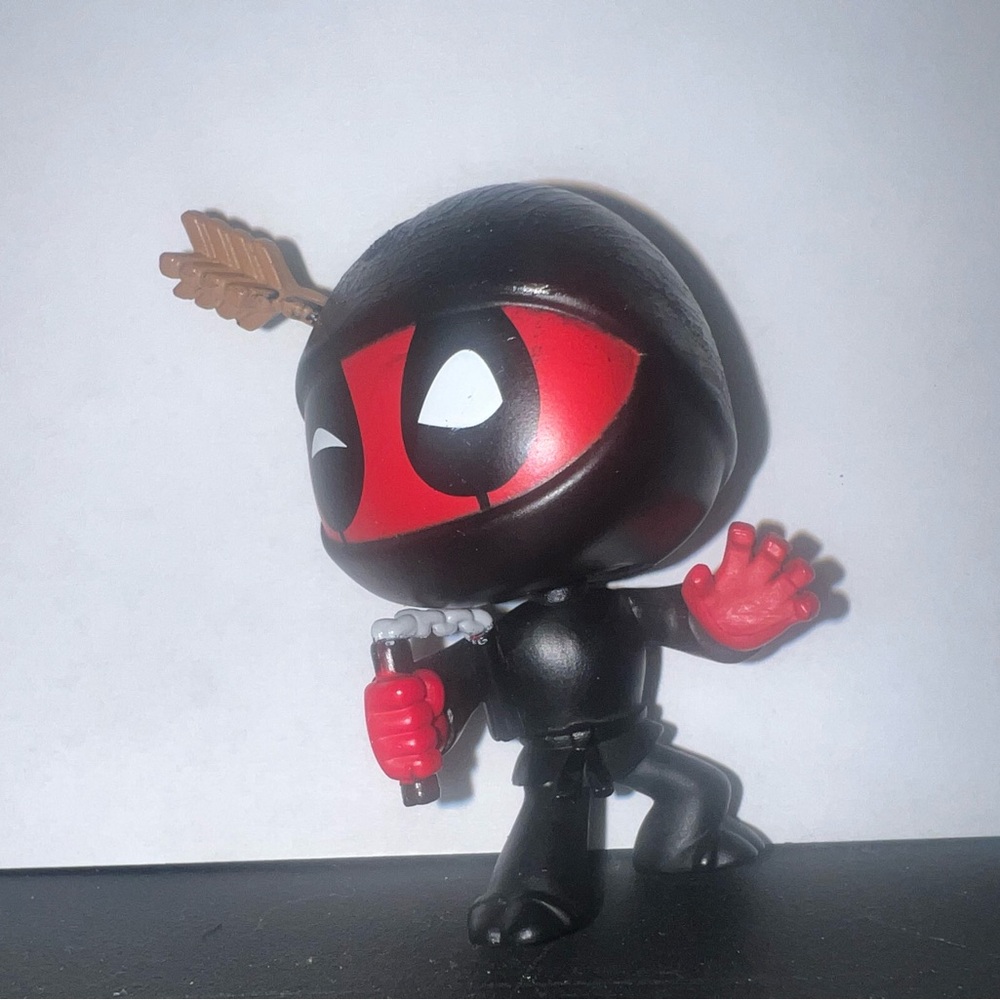 Deadpool funkopop mini painted
 head and broken part